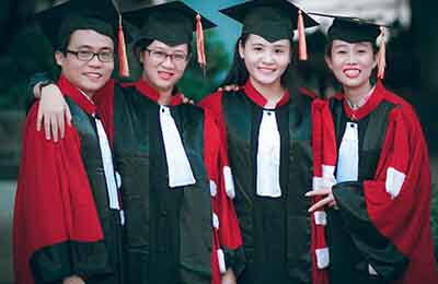 高校新入職青年教師教學能力探討